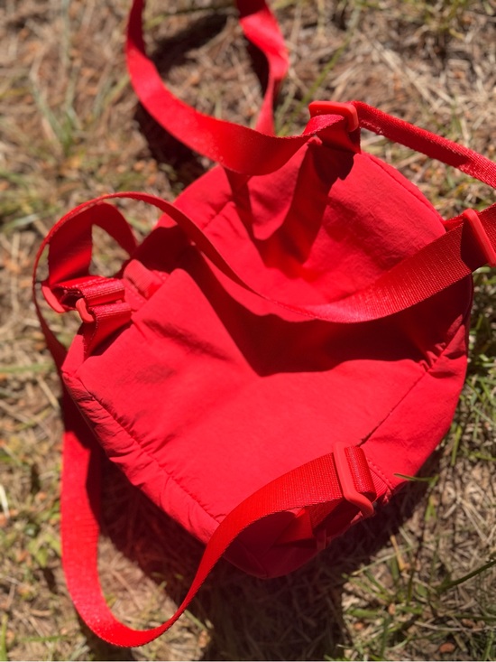 lululemon backpack red Athletica Lululemon New Crew (Red Merlot) : Buy Online at Best Price in KSA plus a removable pouch with a changing mat for convenience while away from home Lululemon everywhere gym backpack -